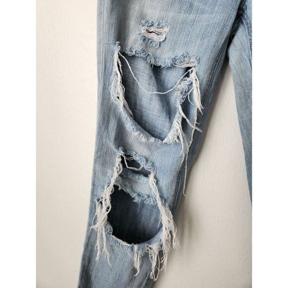 American Eagle womens 2 TOMGIRL blow out knee faded button fly‎ jeans - Picture 5 of 6